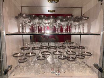 Crystal/glassware/memorabilia