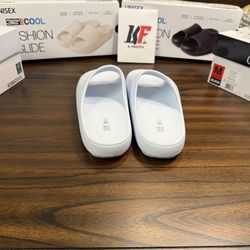 Size 7.5 Unisex ( Men and Women) Cushion Slide Summer Sandals