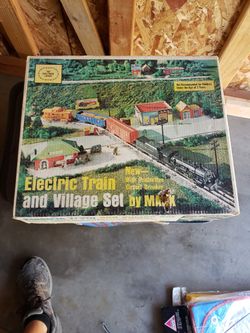 Elec. Train and Village set