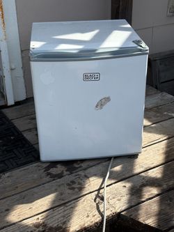 Mini fridge