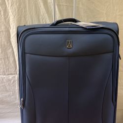 Travelpro Walkabout 6 Large Checkin Luggage 31” TSA 