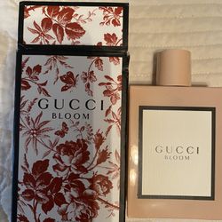 Perfume Gucci Bloom. 3.3 Onzas 100ml