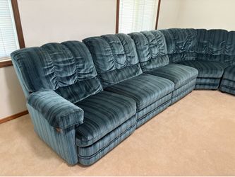 Very Large and Comfortable Couch (2 recliners)