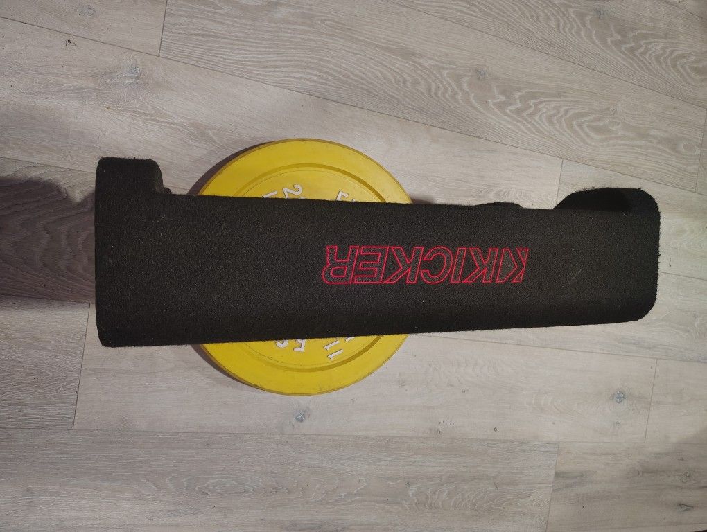Kicker L7 t12 Box in good condition