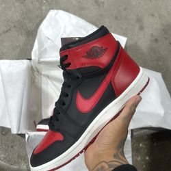 Jordan 1 Retro High '85 OG Bred 2025 (size 9)