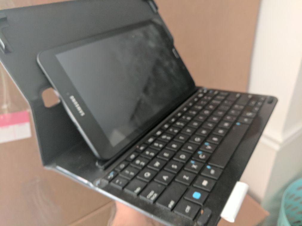 Samsung Galaxy Tab E. LTE ready with att. Bluetooth keyboard