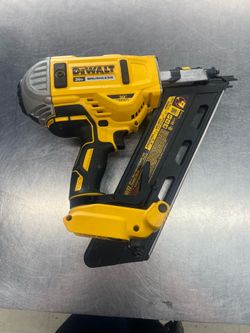 Dewalt Nailer DCN682