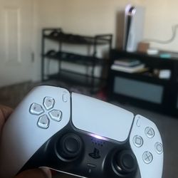 Dnt Ask If It’s Available >2- Ps5 controller