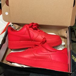 Nike Air Force 1 Low Triple Red Sneakers