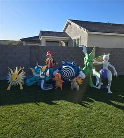 Pokémon Statue