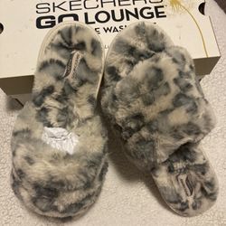 Skecher Go Lounge House Shoes