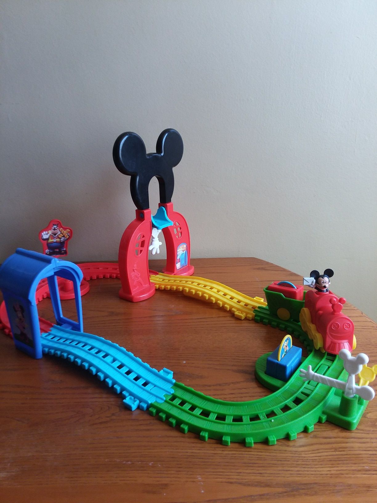 Mickey mouse mouska train 2025