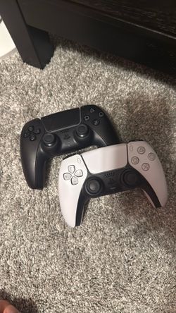 PS5 Controllers