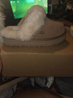 What brand new uggs for woman size 10
