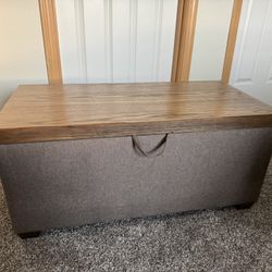 Lift-top Coffee Table/Storage Ottoman