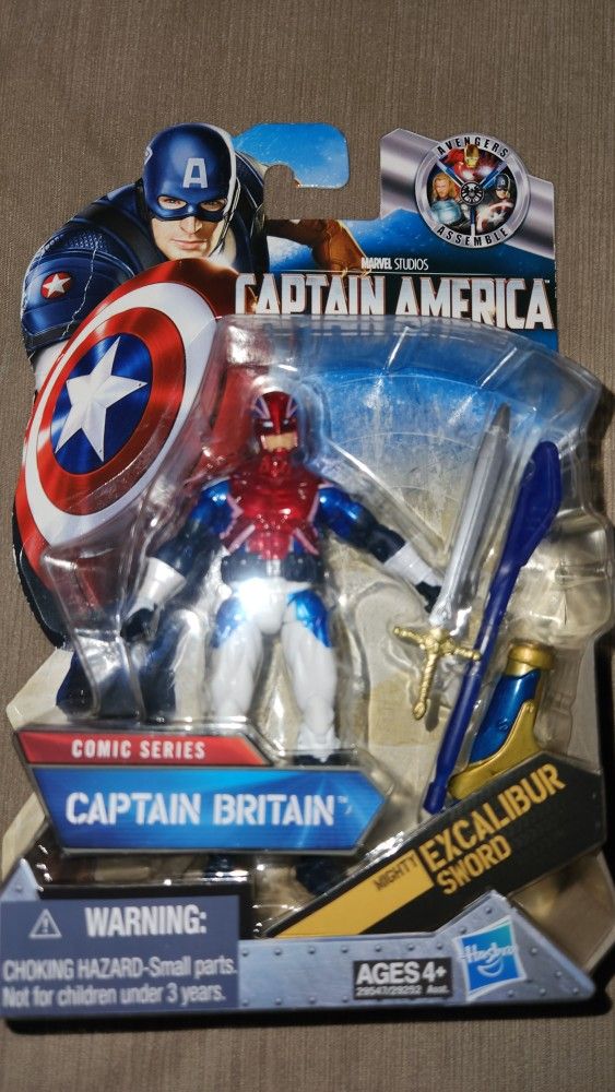 2011 Marvel Universe Captain America Movie Captain Britain