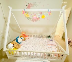 Toddler teepee floor full bed with 6” gel foam mattress