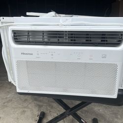 Hisense Air Conditioner AC 8000 Btu/hr With Remote And Window Bracket. Used. 