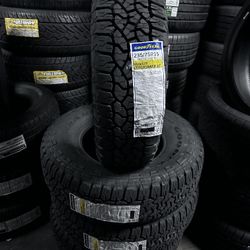 SET OF NEW TIRES 235/75/15 GOODYEAR WRANGLER TRAILRUNNER AT INCLUDING MOUNT AND BALANCE 