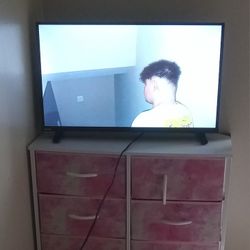 32 Inch TV 