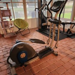 Elliptical - Pro Form 130