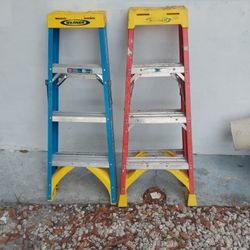 Vendo 2 Escaleras De 4 Pies En 100 $