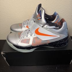 KD GALAXY IV KEVIN DURANT “GLOW IN THE DARK “