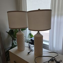 25.5in Ceramic / Coastal Table Lamps Set of 2, Modern White Table Lamps for Bedroom Living Room