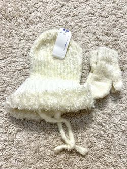 Baby Hat With Gloves New