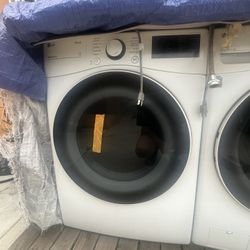 Lavadora Y Secadora LG/ Washer and dryer LG (Both items are sold together.)