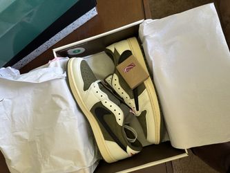 Travis Scott 1s “ Medium Olive “