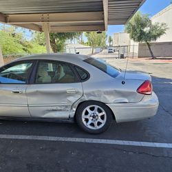 2006 Ford Taurus For Parts