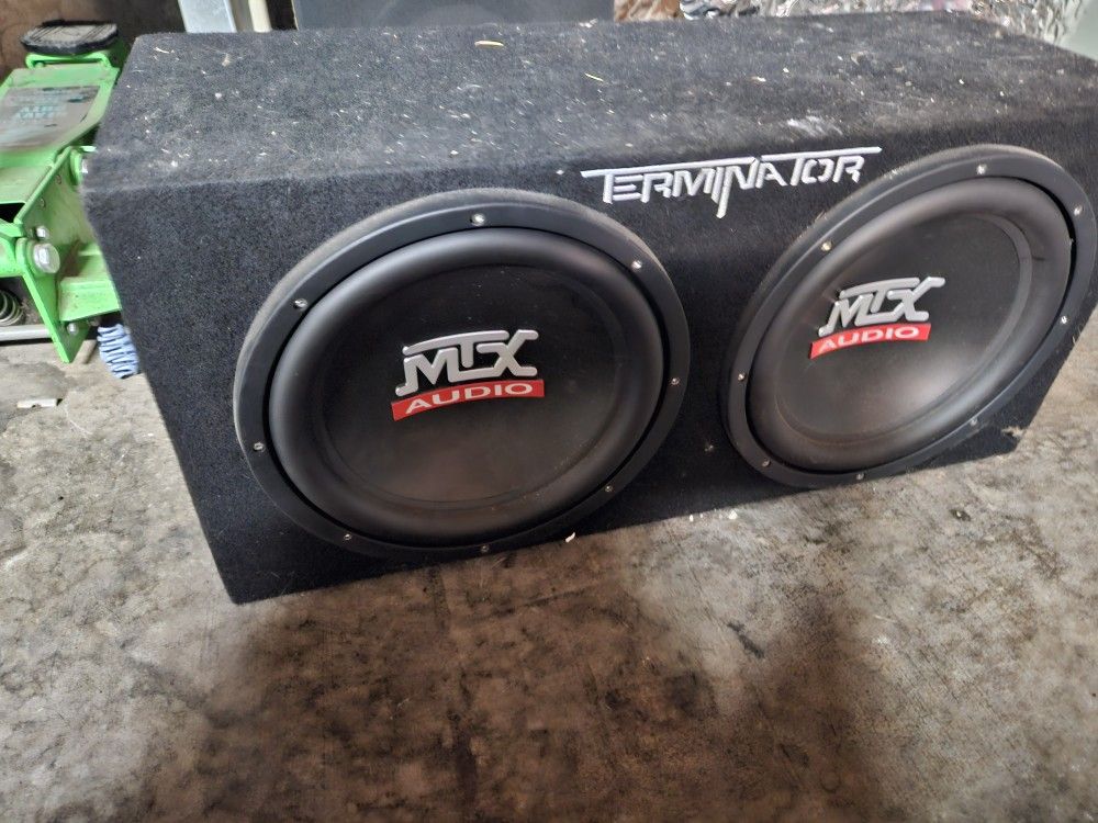 Dual 12" Enclosed Box