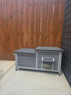 Outdoor cat house