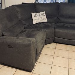 Sectional Couch (recline) 