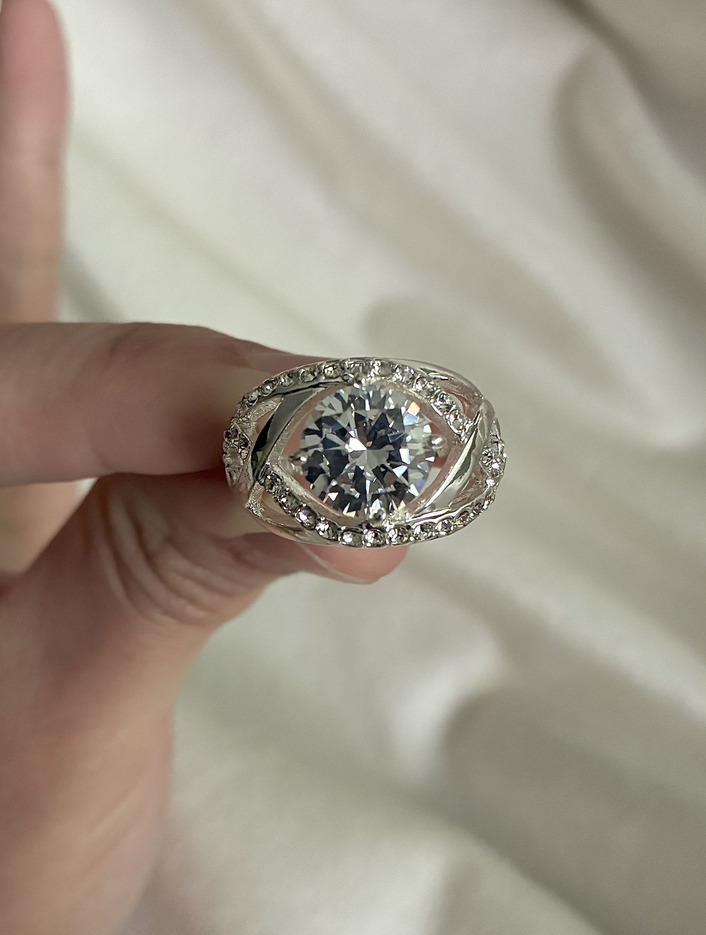 Solid 925 Sterling Silver 4ct Round Cut Zircon Ring