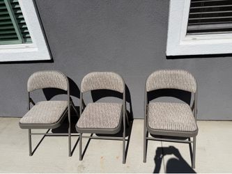Metal Folding chairs with padded cushion