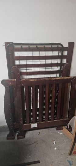 Free Crib missing screws