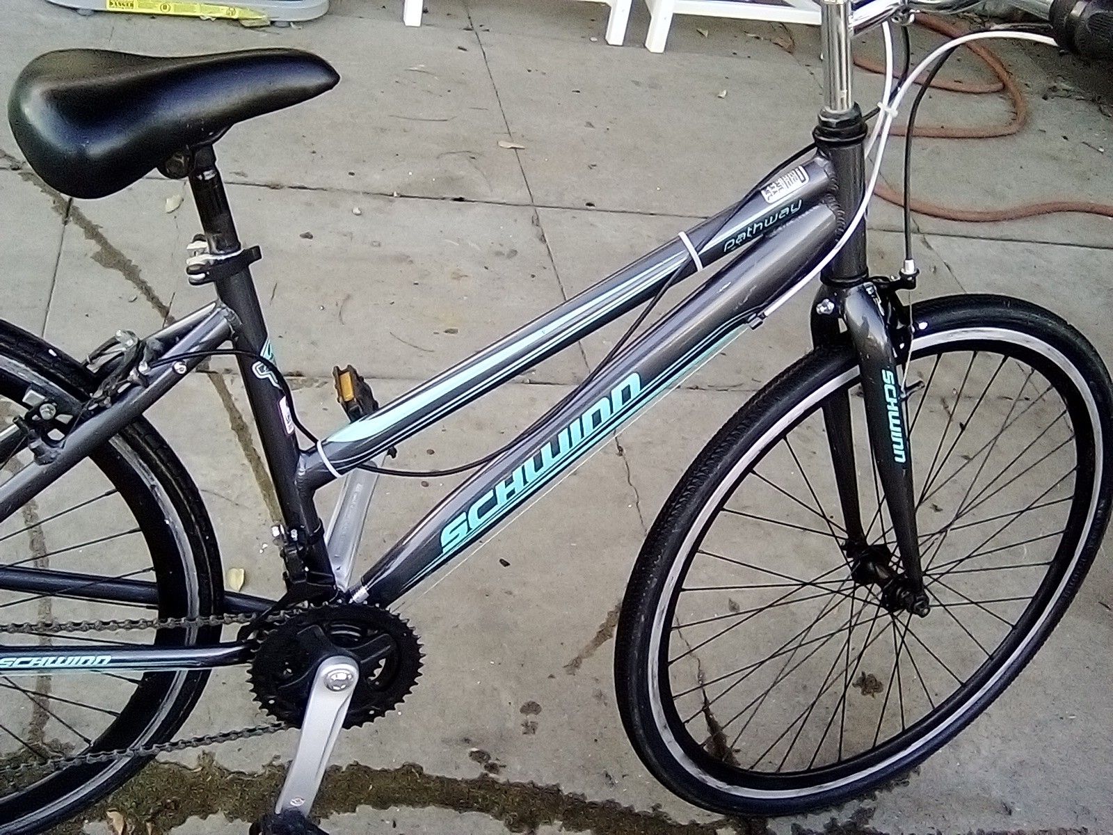 Beautiful Schwinn pathway bike.