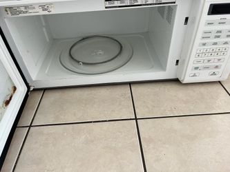 Bundle of 3 white appliances. Make an offer