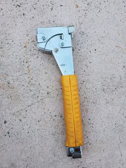 Arrow 0.375-in Heavy Duty Manual Hammer Tacker