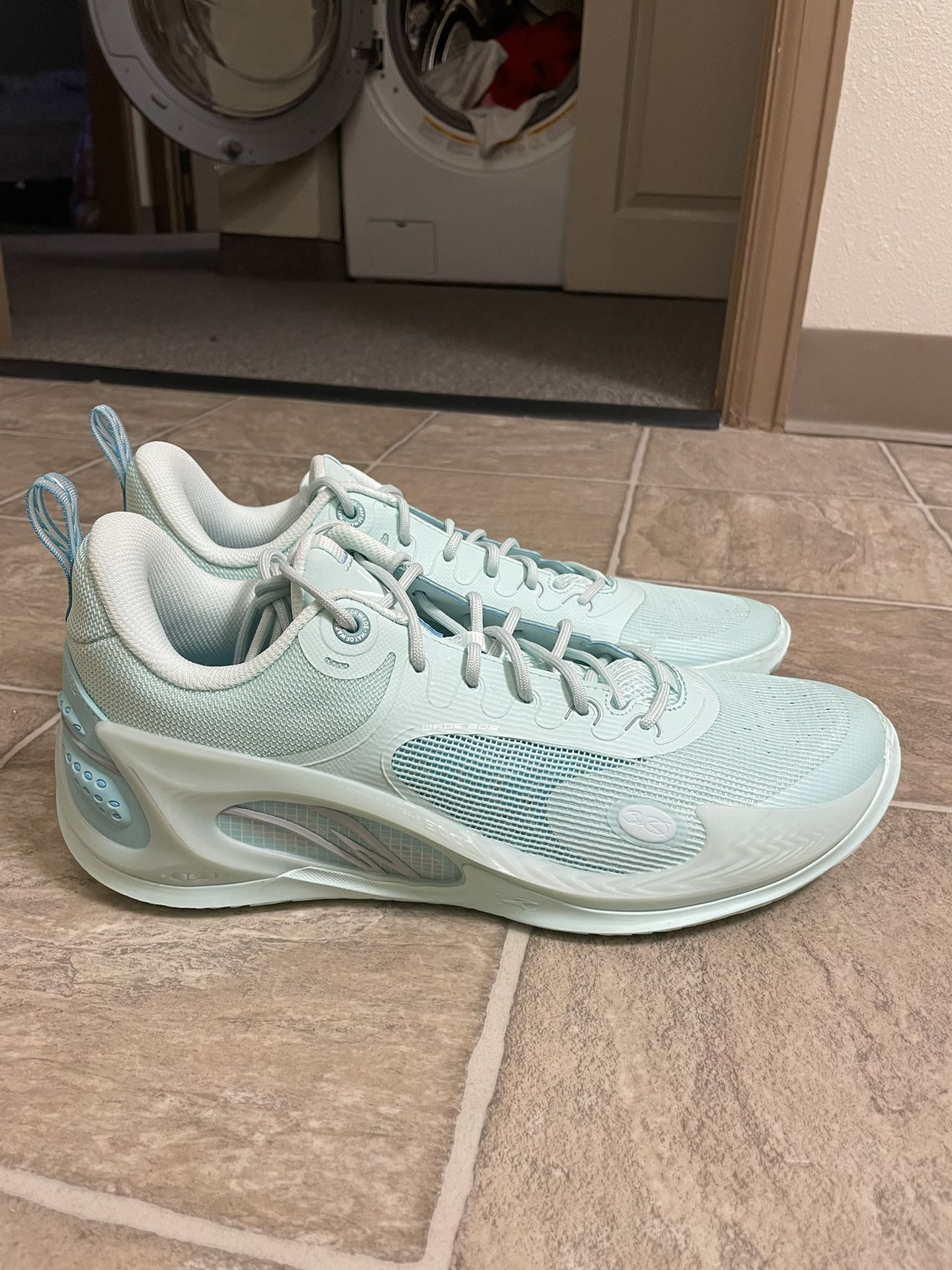 Li Ning Wade 808 3 "Chemical Reaction" 10.5