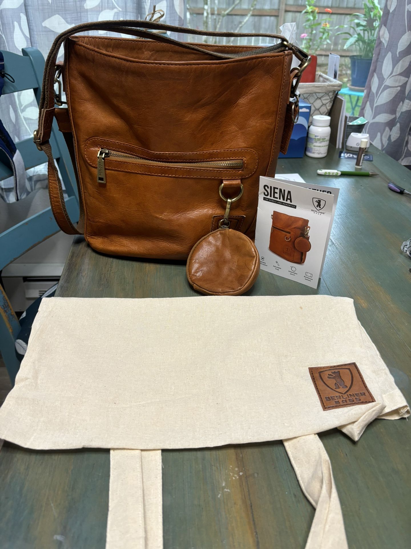 Berliner Leather Crossbody Bag