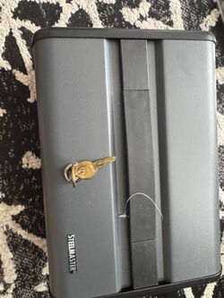 Vintage Steelmaster Locking Cash Box / Money Box with Key