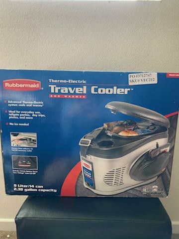 Rubbermaid Travel Cooler