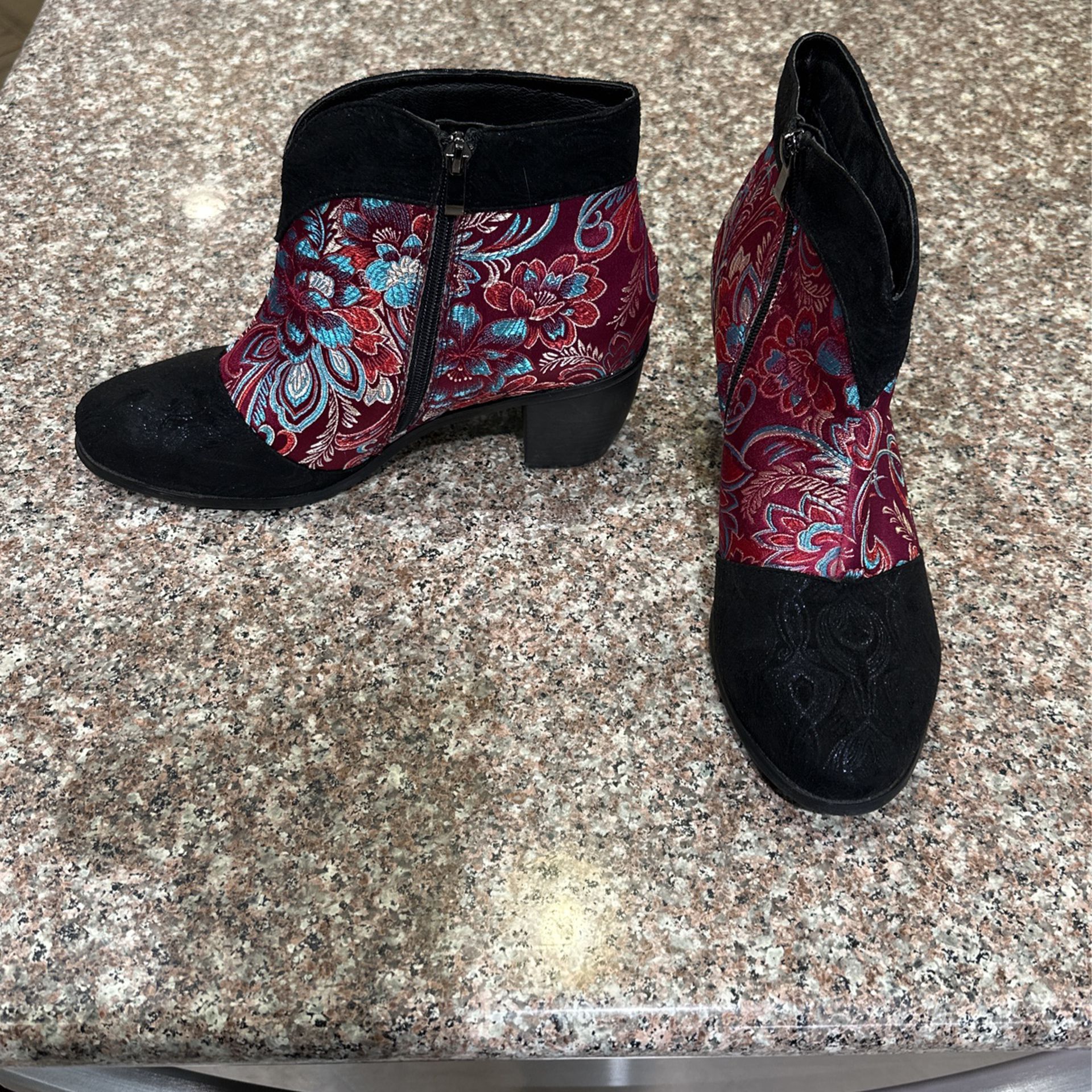 Beacon “Texas” Multi Print Size 12 Ankle Boot