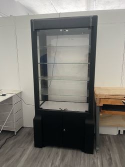 Must go jewelry showcases