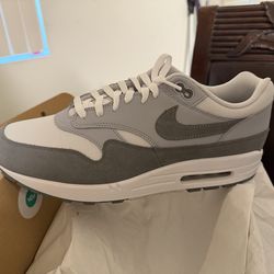 Size 13 Nike Air max 1 new
