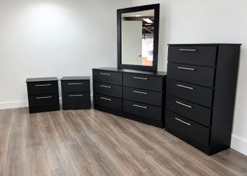 Dresser Whit Mirror,  Chest and 2 Nightstands  - Cómoda Con Espejo,  Gavetero Y 2 Mesitas de noche