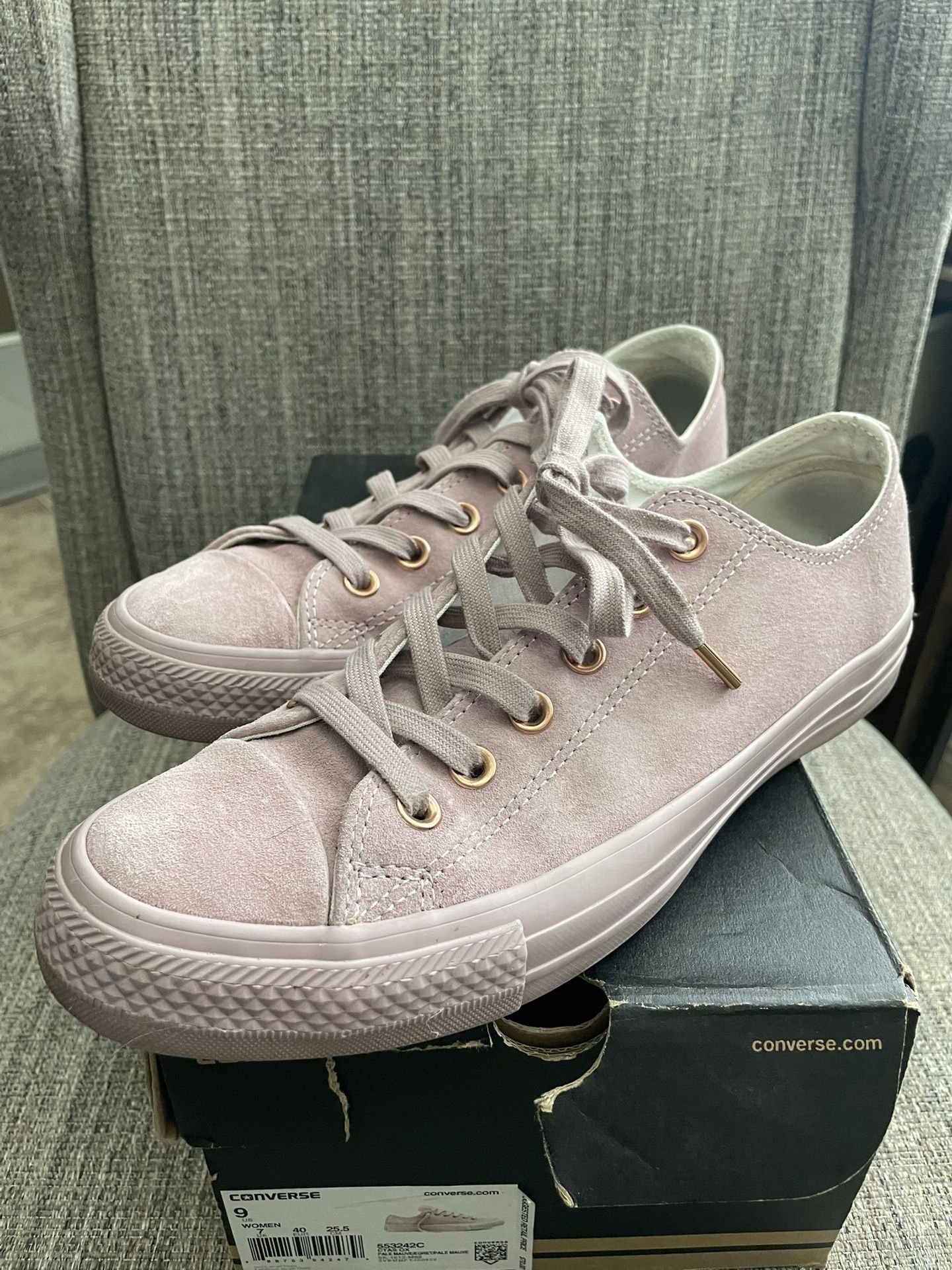 Women’s Suede Converse